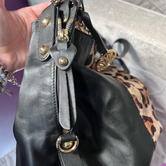 Stuart Weitzman Napa Black Leather/Calfskin leopard print shoulder bag - Picture 10 of 16